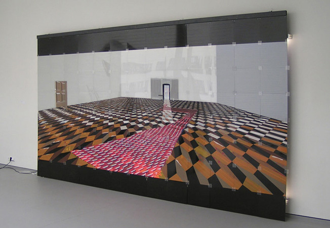 Velká kamufláž - instalace, 2004, kombinovaná technika, 250x460 cm